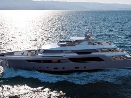 crn-superconero-yacht-running-shot