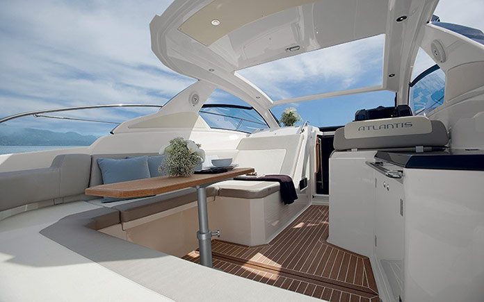 azimut-atlantis-34-cockpit