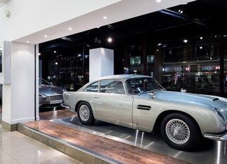 aston-martin-window-harrods-3