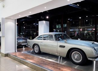 aston-martin-window-harrods-3