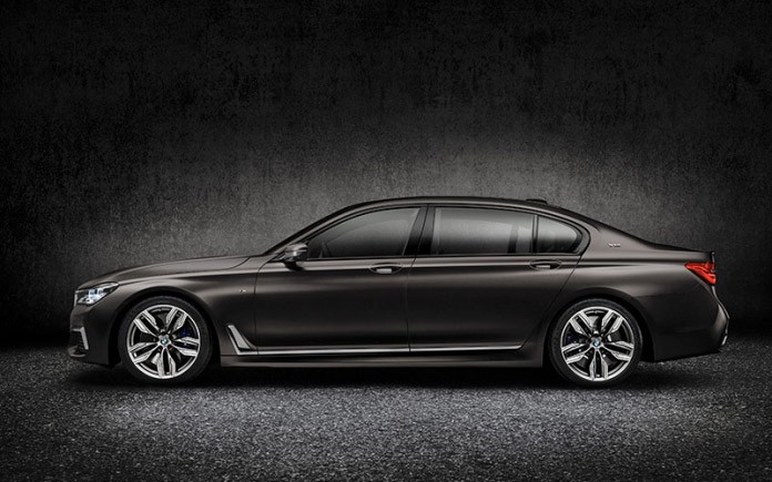 bmw-m760li-xdrive-4-696x435_c