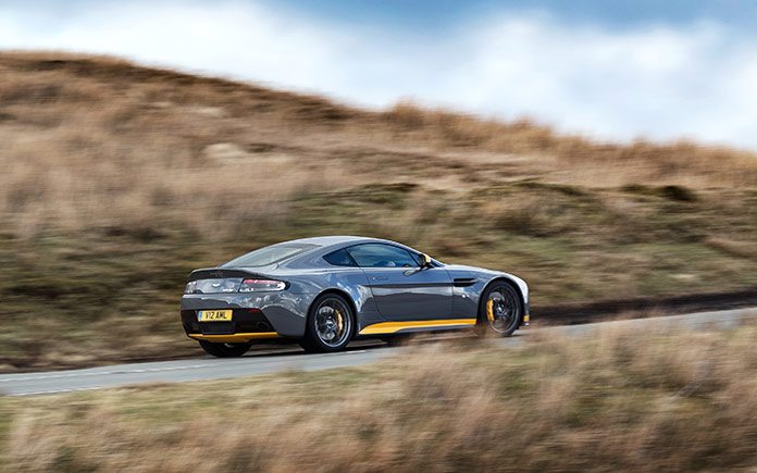 aston-martin-v12-vantage-s-manual-12