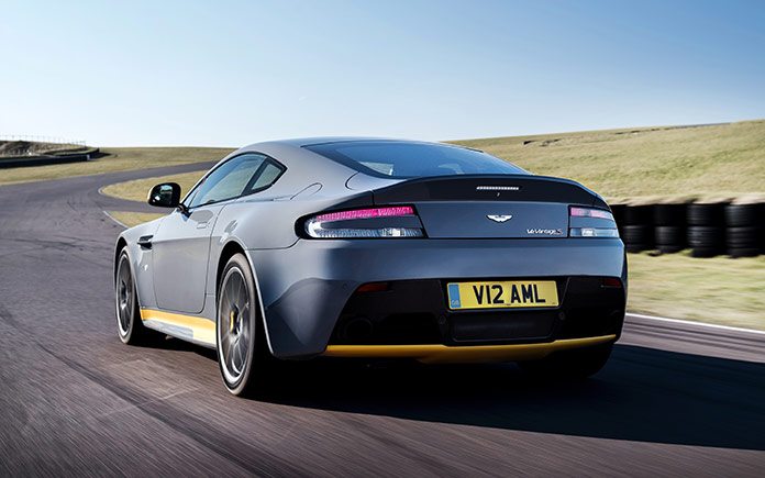 aston-martin-v12-vantage-s-manual-2