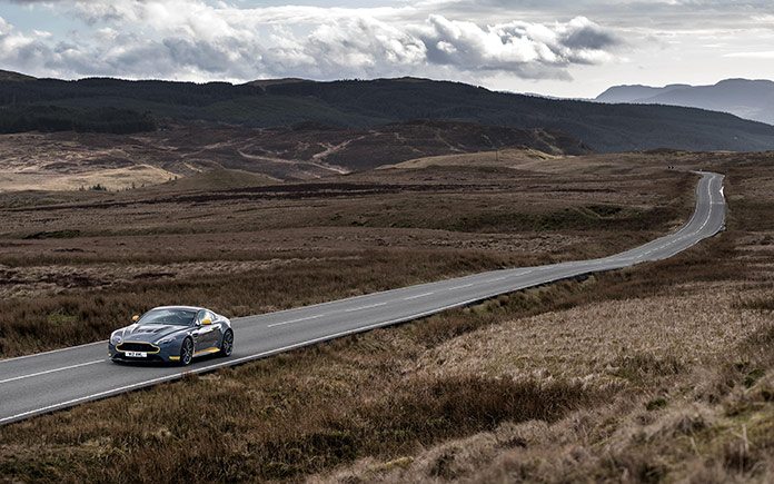 aston-martin-v12-vantage-s-manual-20
