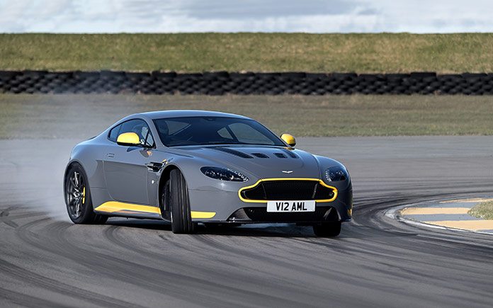 aston-martin-v12-vantage-s-manual-4