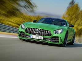 2017-mercedes-amg-gt-r-1