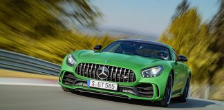 2017-mercedes-amg-gt-r-1