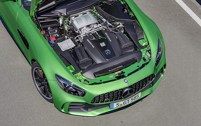 2017-mercedes-amg-gt-r-12