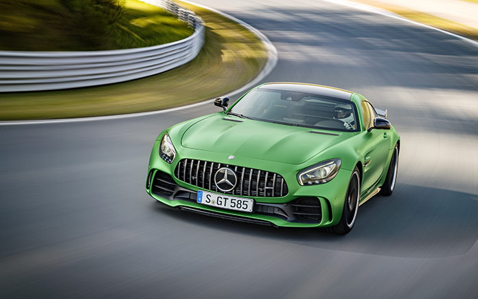 2017-mercedes-amg-gt-r-3