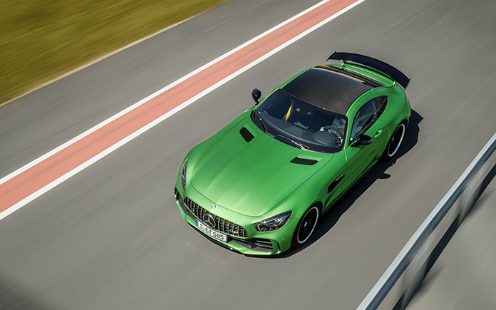 2017-mercedes-amg-gt-r-4