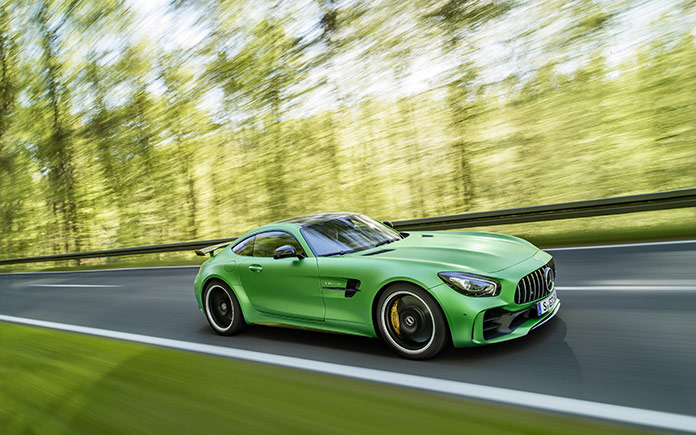 2017-mercedes-amg-gt-r-5