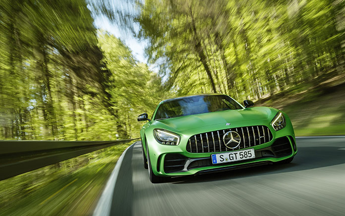 2017-mercedes-amg-gt-r-6