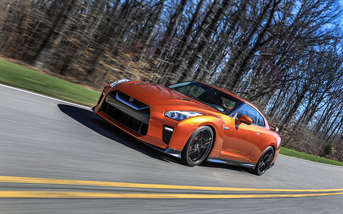 2017_nissan_gtr_03