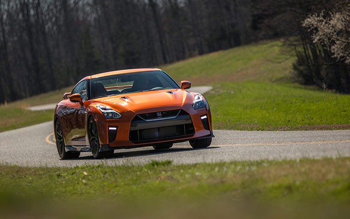 2017_nissan_gtr_05