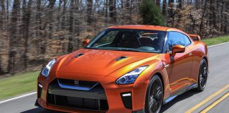2017_nissan_gtr_11