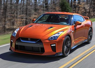 2017_nissan_gtr_11