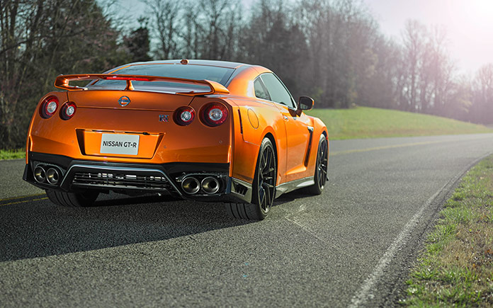 2017_nissan_gtr_12