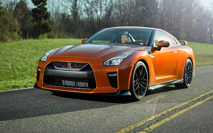 2017_nissan_gtr_14