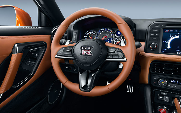 2017_nissan_gtr_43