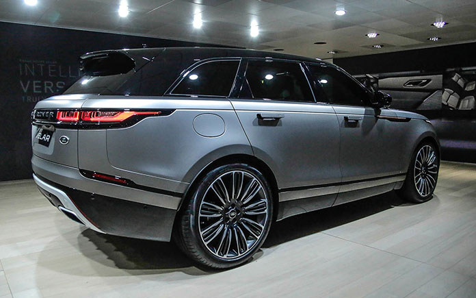 Range-Rover-Velar-at-Geneva-2017-11