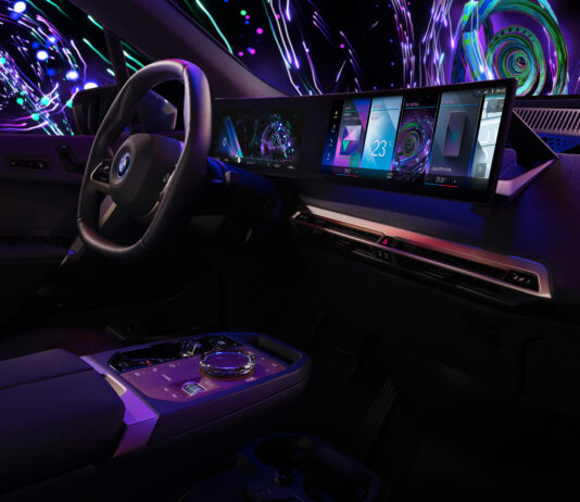 BMW Is the First Automaker to Bring Digital Art into Vehicles - Luxury Today